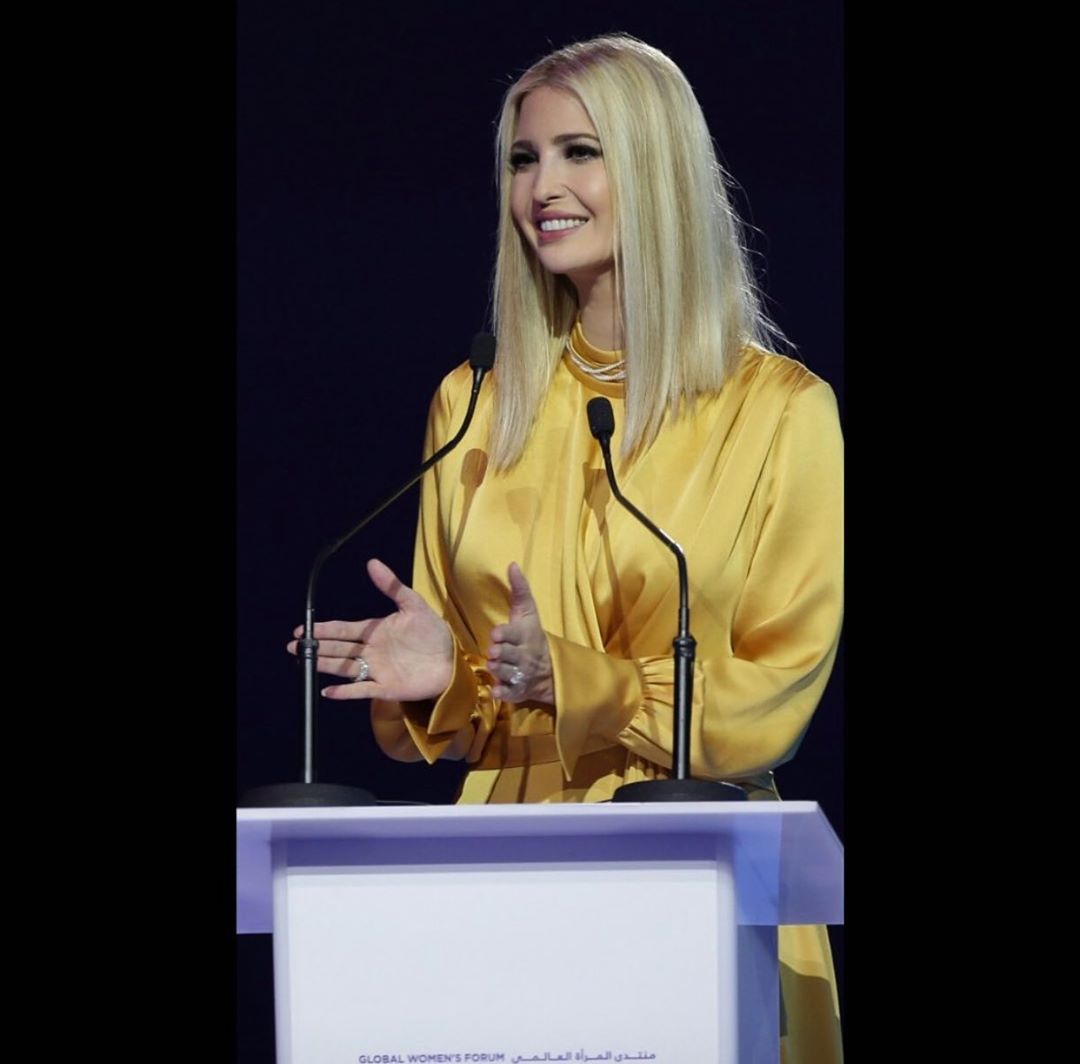 Королева пустыни: Иванка Трамп в роскошном золотом платье рассказала о гендерном неравенстве в ОАЭ